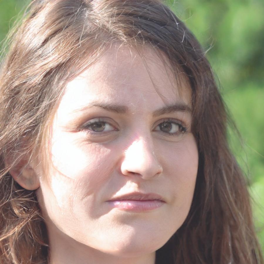 Linnea Solberg, Financial Planning Director